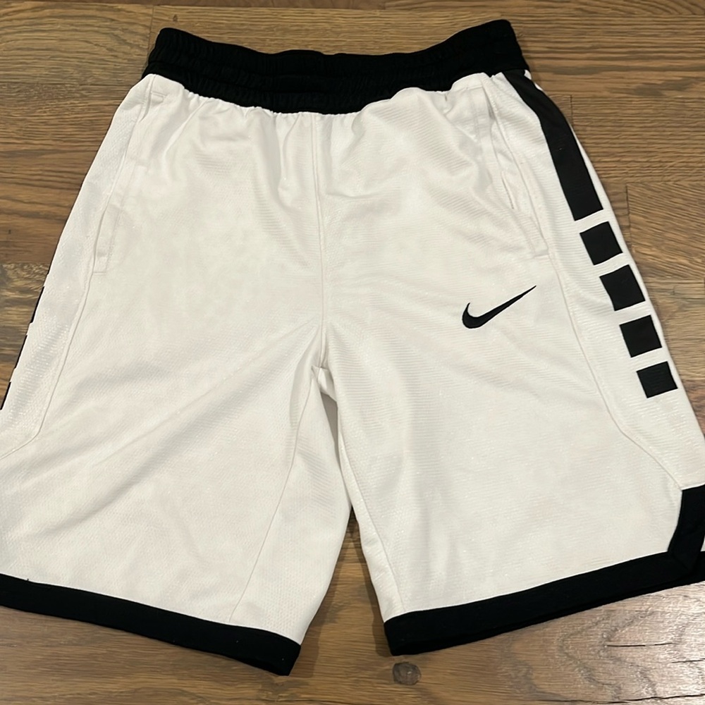 Boys Nike Basketball Shorts | Like New